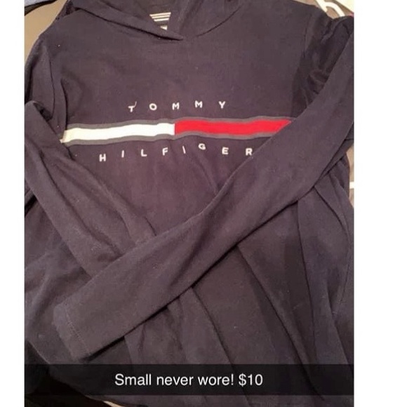 Size small Tommy Hilfiger hoodie - Picture 2 of 2